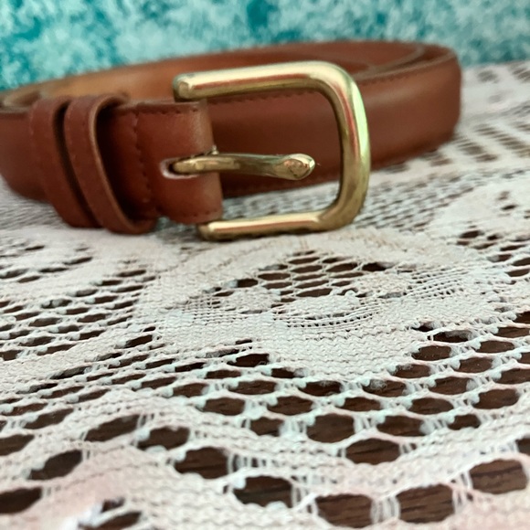 Coach British tan men’s belt size 42. About 46 inches long. - Picture 2 of 2